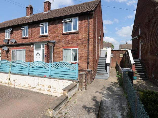 Flat for sale in Slough