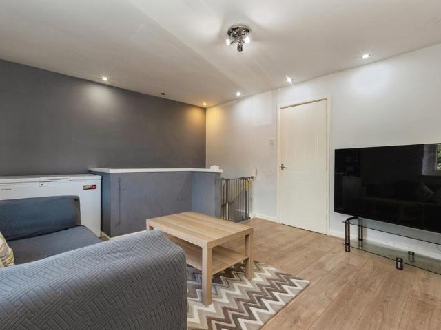 Flat for sale in Whalley Range, Manchester