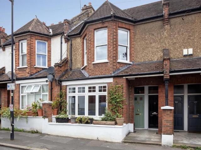 Flat for sale in Loughborough Junction, Greater London
