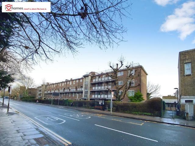 Flat for sale in Archway, Greater London