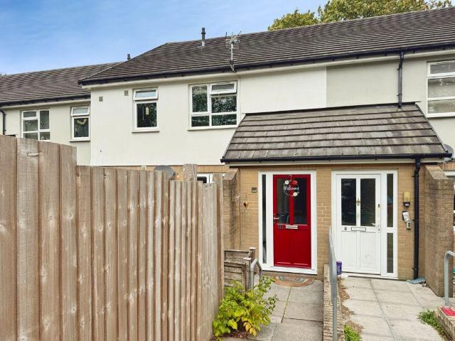 Flat for sale in Crindau, Newport