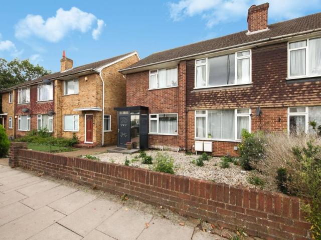 Flat for sale in London Borough of Merton, Cat Hill