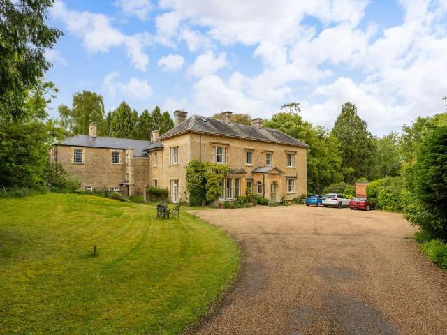 Flat for sale in Evershot, Oxfordshire