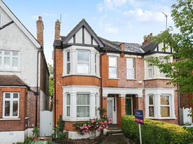 Flat for sale in Wealdstone, Greater London