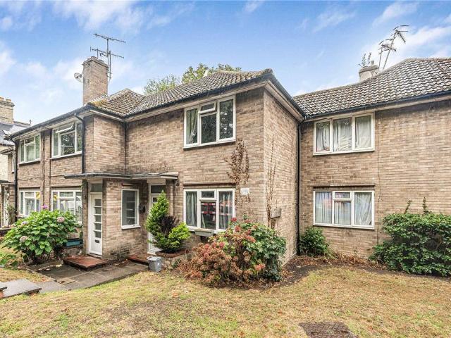 Flat for sale in Elstree, Hertsmere