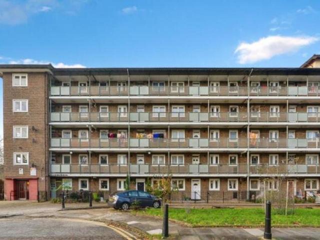 Flat for sale in Bethnal Green, Greater London