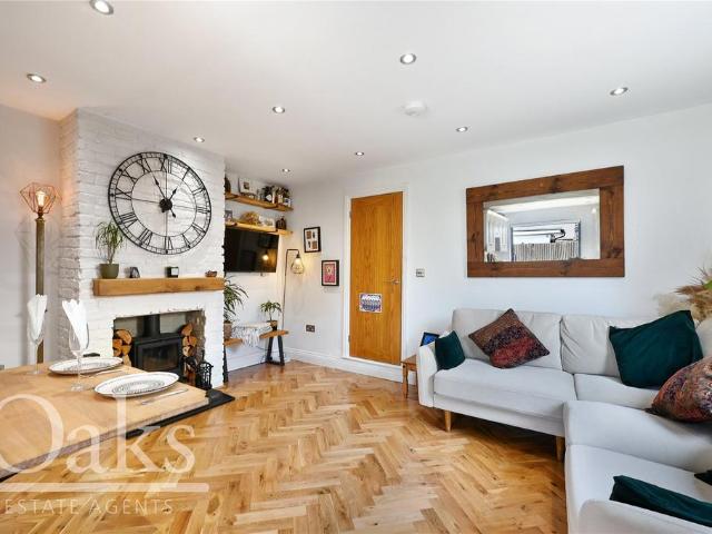 Flat for sale in London Borough of Croydon, Greater London
