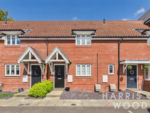 Flat for sale in Chipping Hill, Essex