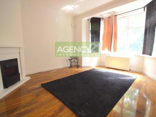 Flat for sale in London Borough of Newham, Greater London