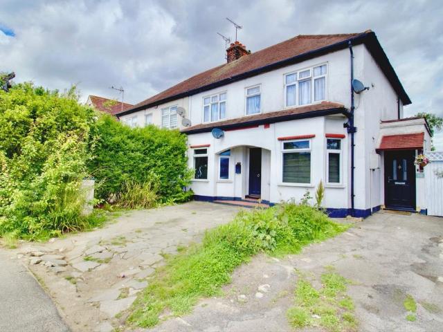 Flat for sale in Ardleigh Green, Greater London