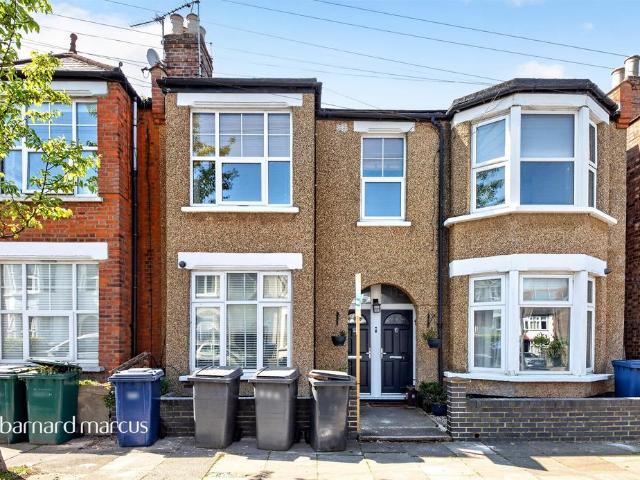 Flat for sale in Finchley, Isle Of Man