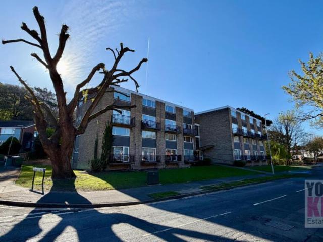 Flat for sale in Golden Valley, Folkestone