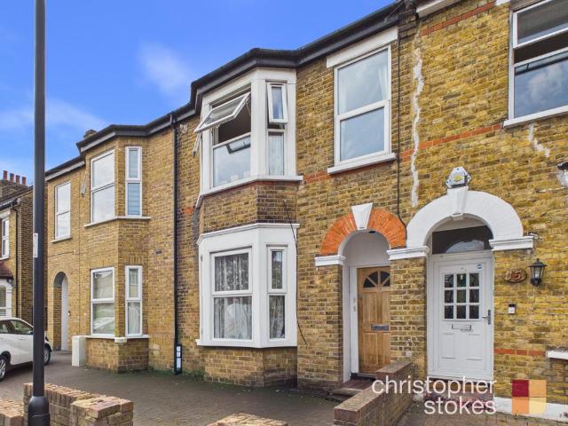 Flat for sale in Freezywater, Greater London