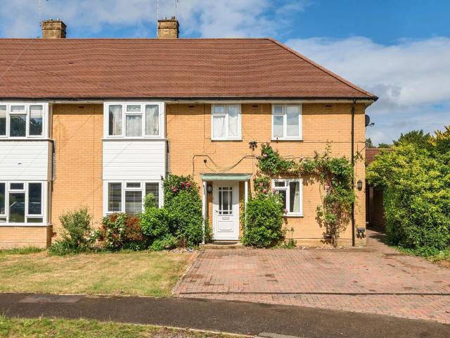 Flat for sale in Westborough, Surrey