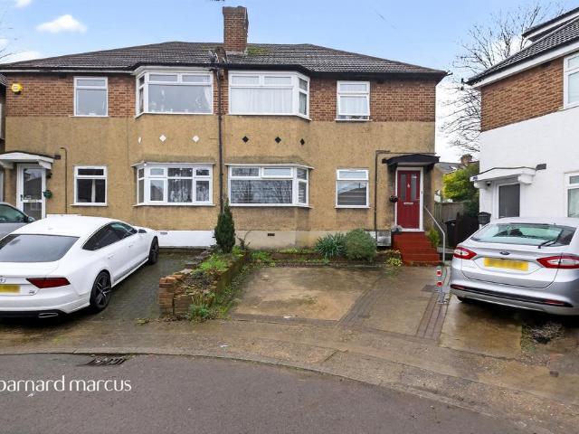 Flat for sale in Brunswick Park, Greater London