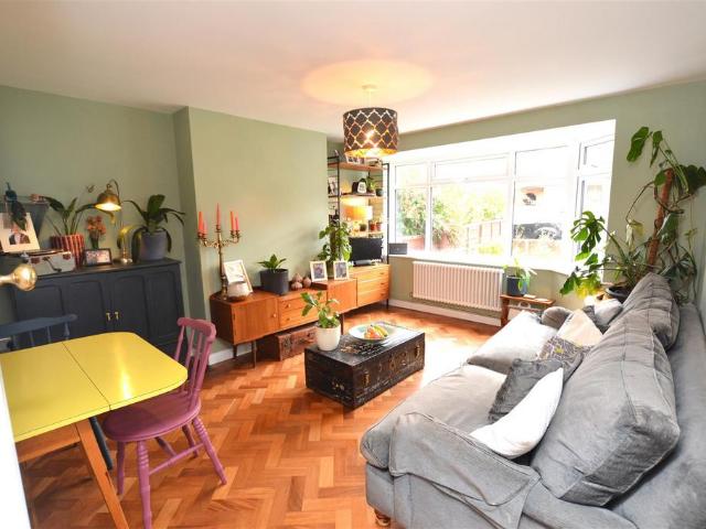 Flat for sale in Croxley Green, Croxley Green