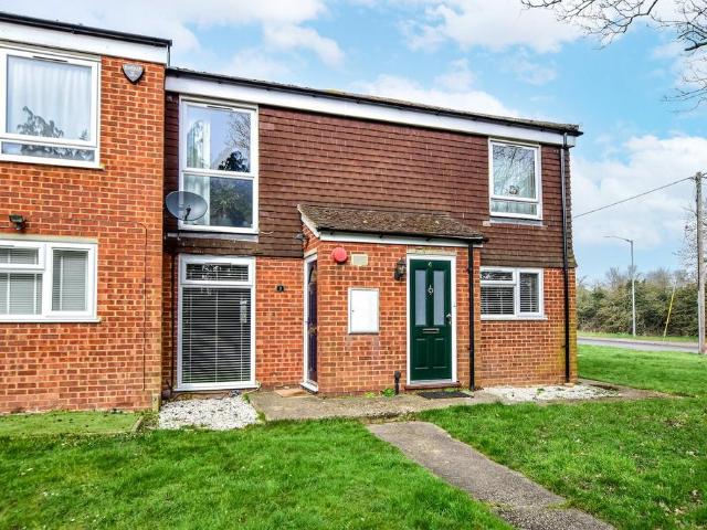 Flat for sale in Iver, Iver Heath