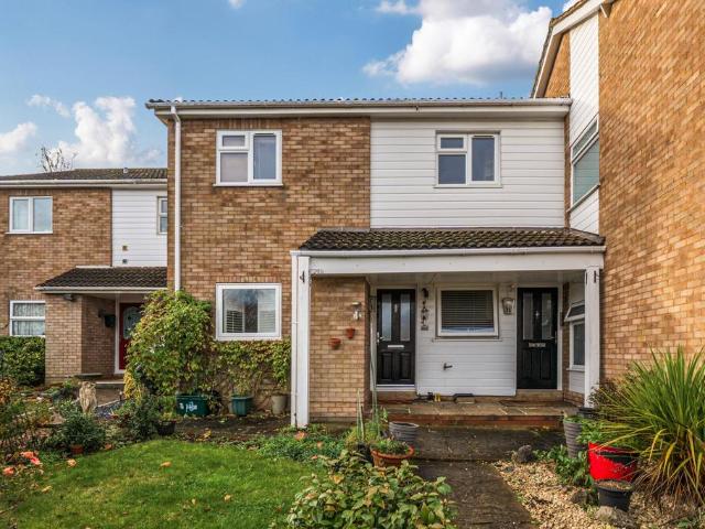 Flat for sale in Five Acres, Hertfordshire