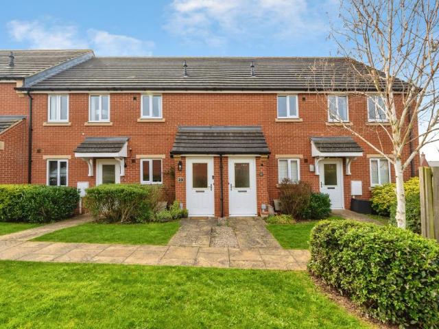 Flat for sale in Elmfield, Leicestershire