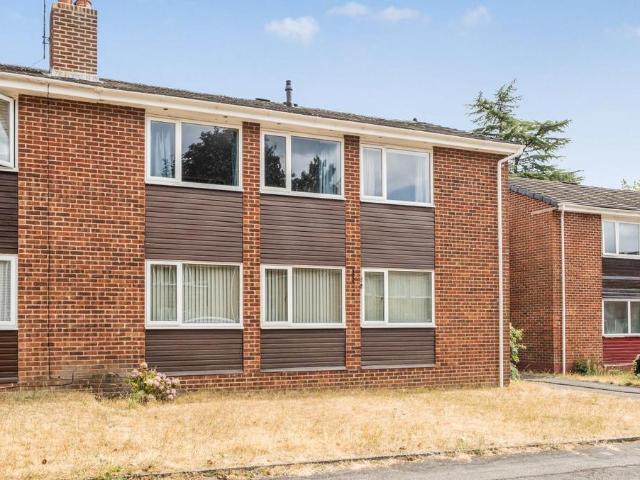 Flat for sale in Helford, Hampshire