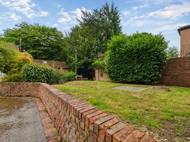 Flat for sale in Birch Hill, Bracknell