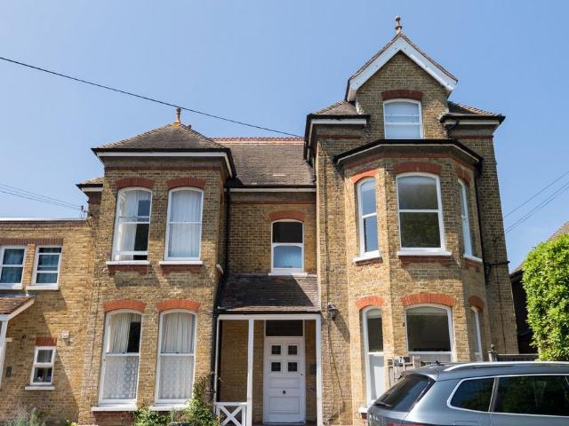 Flat for sale in St. Peter's, Acol