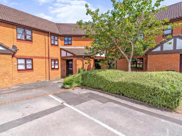 Flat for sale in Broomhill, Chadsmoor