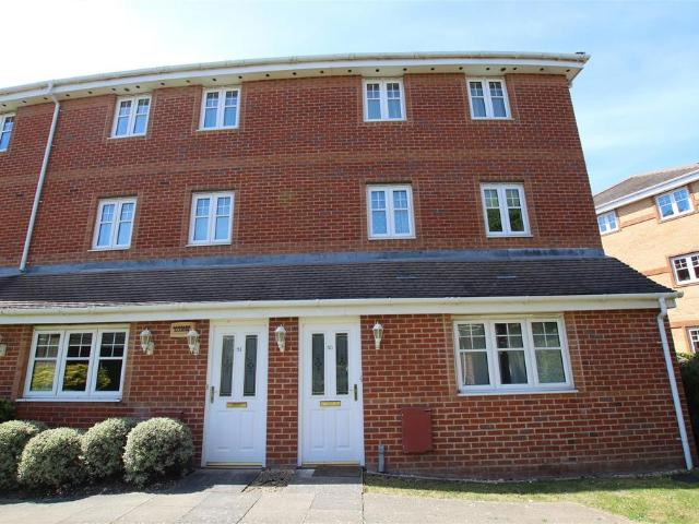 Flat for sale in Eastleigh, Helford