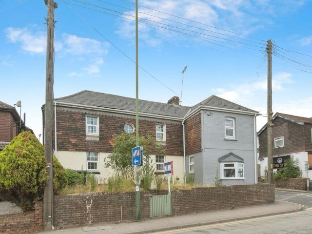 Flat for sale in Sutton-at-Hone and Hawley, Monks Orchard
