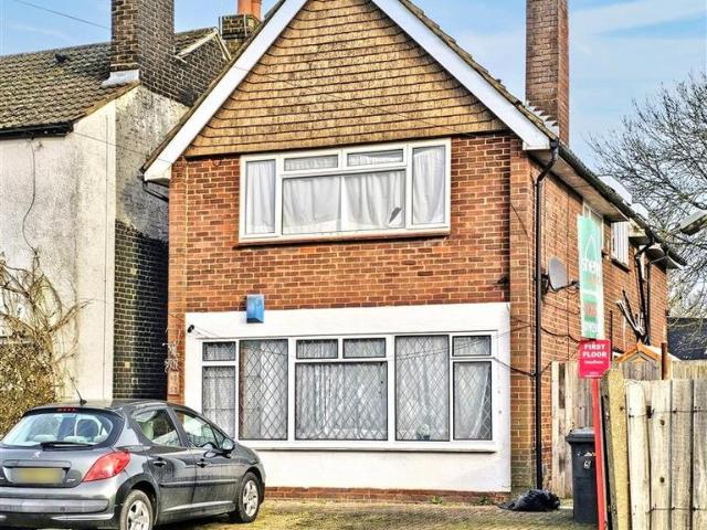 Flat for sale in Shenley, Hertfordshire