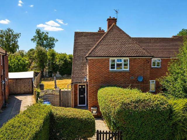 Flat for sale in Prestwood, Buckinghamshire