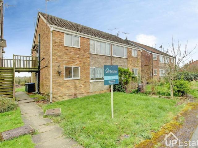 Flat for sale in New Bilton, Warwickshire