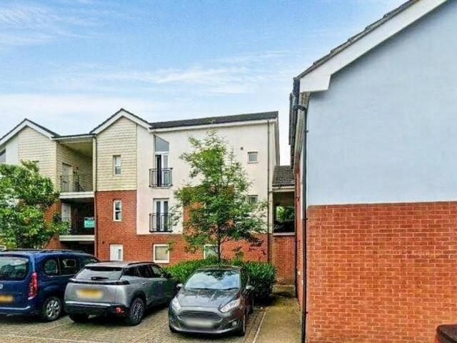 Flat for sale in Pillgwenlly, Wales