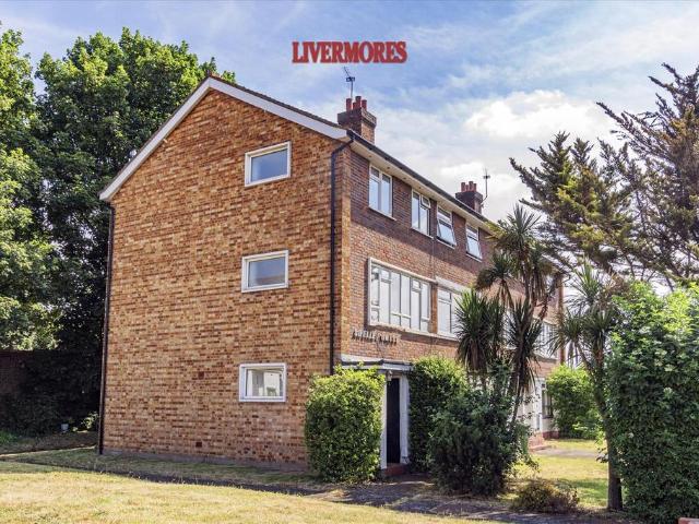 Flat for sale in London Borough of Bexley, Greater London
