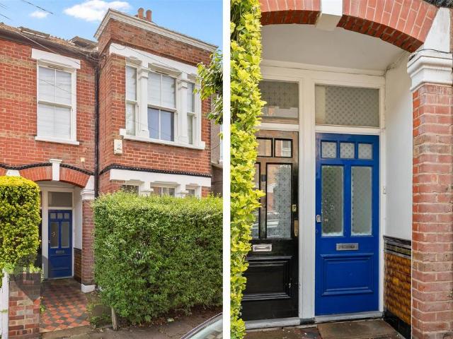 Flat for sale in Southfields, Greater London