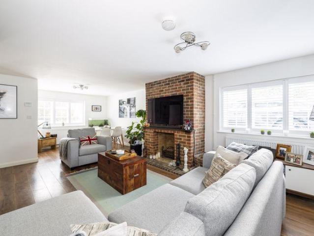 Flat for sale in Alderbrook, Cross In Hand