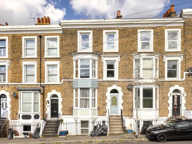 Flat for sale in East Cliff, Acol