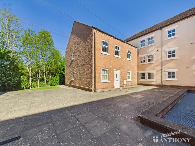 Flat for sale in Coldharbour, Aylesbury