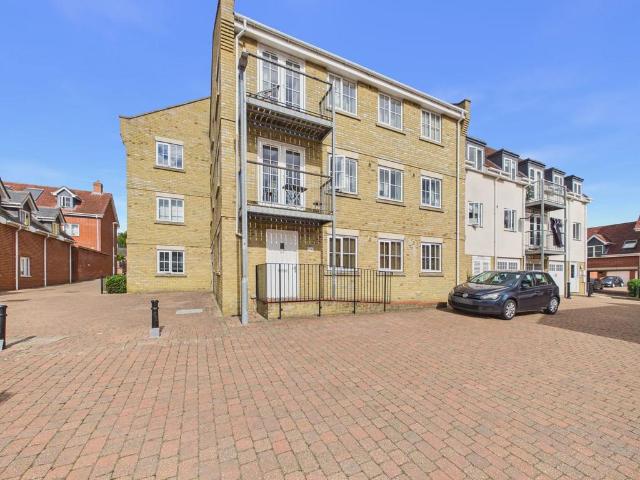 Flat for sale in Halstead, Braintree