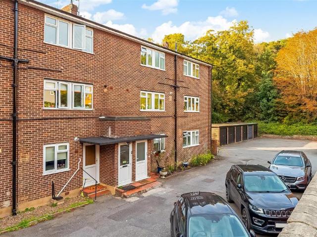 Flat for sale in London Borough of Croydon, Greater London