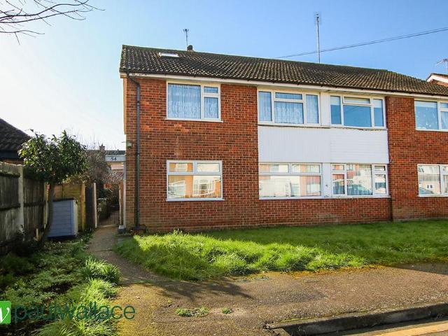 Flat for sale in Broxbourne, Hertfordshire