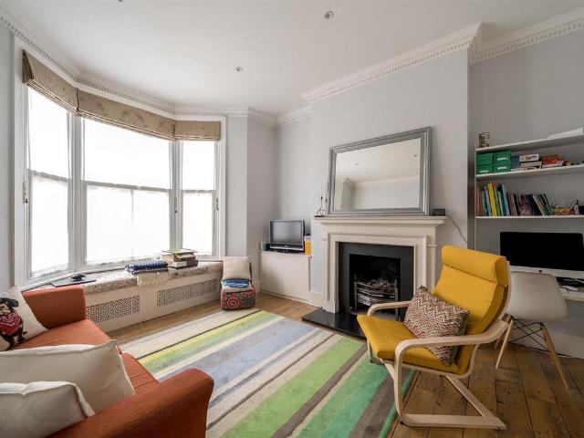 Flat for sale in Kensal Town, Greater London