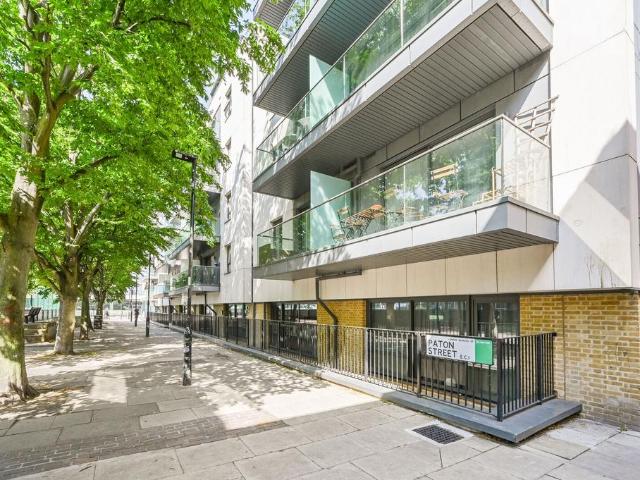Flat for sale in Finsbury, Greater London