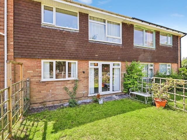 Flat for sale in Northampton, Northamptonshire