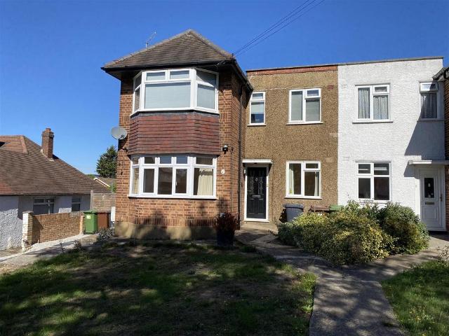 Flat for sale in Sunnybank, Hertsmere