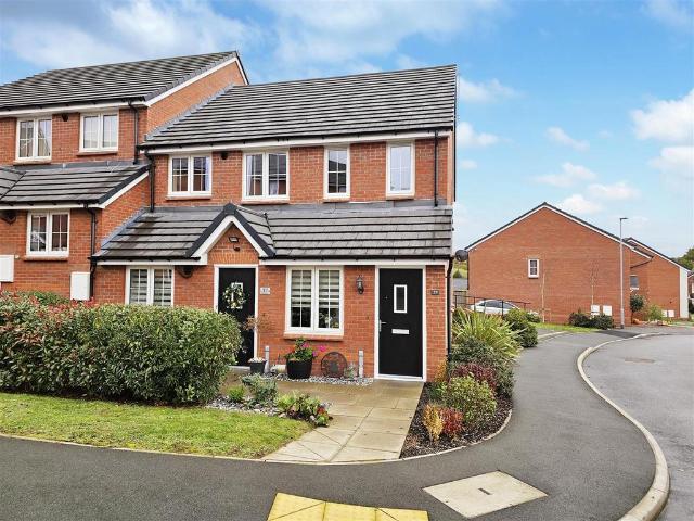 Flat for sale in Gallowstree Elm, Great Chatwell