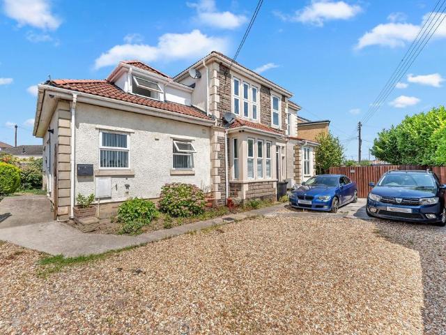 Flat for sale in Kingswood