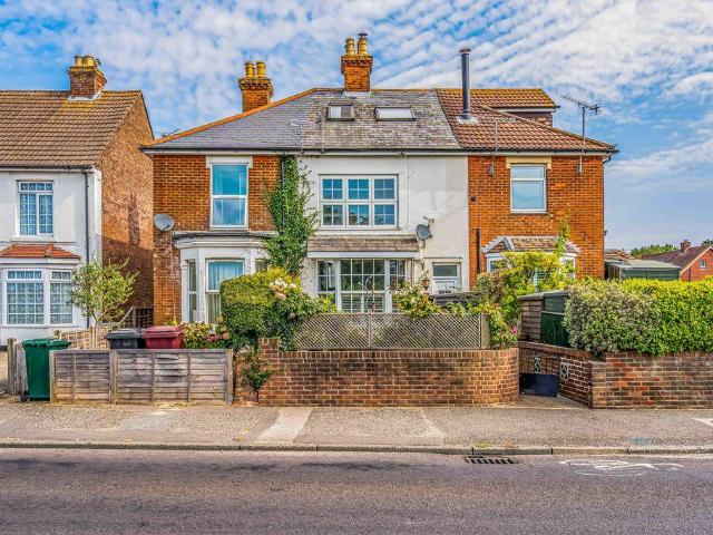 Flat for sale in Prinsted, Littlecote