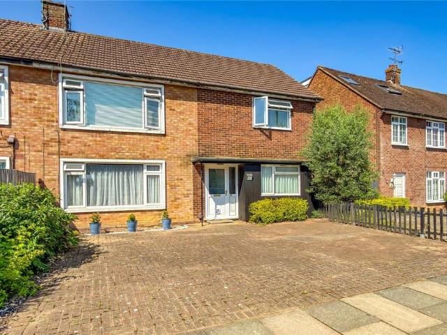 Flat for sale in St Albans, Five Acres