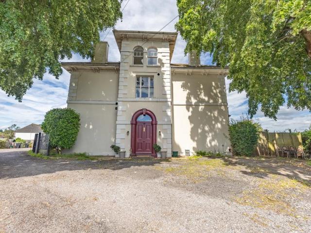 Flat for sale in Barrs Court, Cadbury Heath